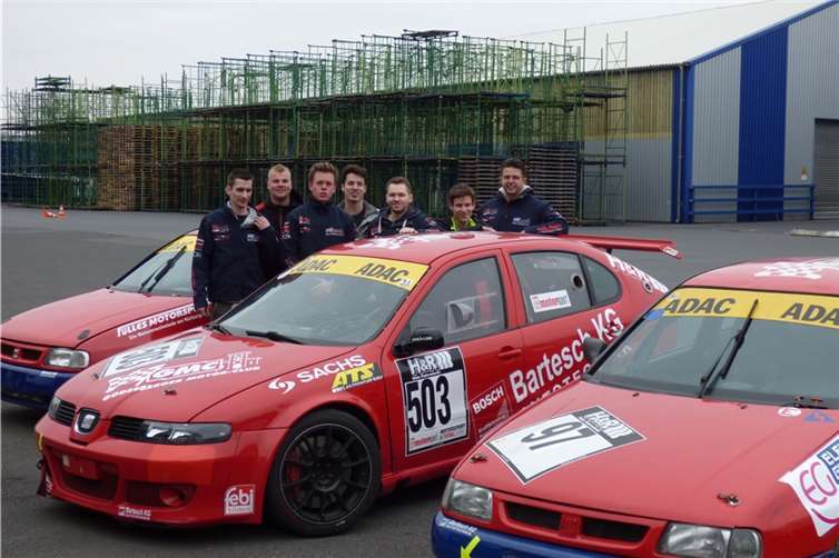 Der Nachwuchs traf sich bereits zum ersten Training auf dem Nürburgring.privat