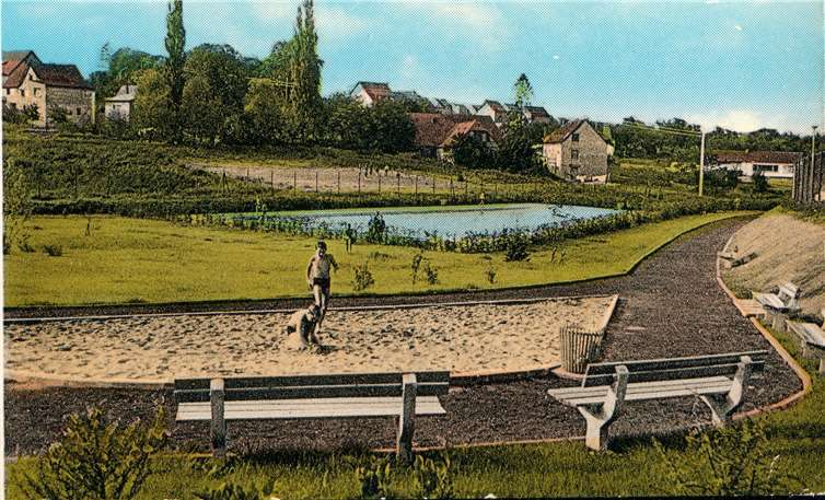 Spielplätze in der Region bieten viel Abwechslung Der Nass-Spielplatz in Mülheim-Kärlich damals... Foto: privat