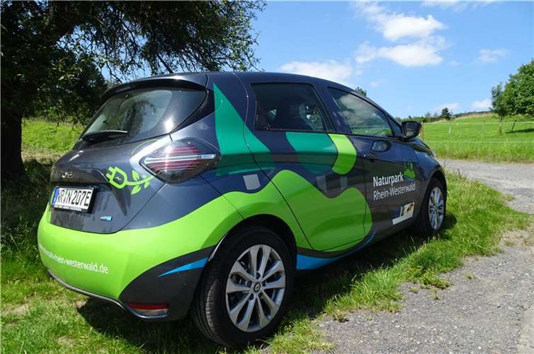 Der Naturpark Rhein-Westerwald verfügt seit Juni 2021 über ein eigenes Elektroauto als Dienstwagen.Foto: Naturpark Rhein-Westerwald