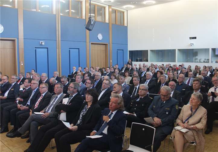 Der Neubau verfügt über einen modernen Konferenzsaal mit 150 Plätzen.