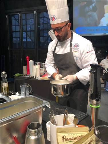 Der Neuwieder Chefkoch Vito Masciarò war im Finale der deutschen Meisterschaft der italienischen Köche in Deutschland in Düsseldorf. Foto: privat