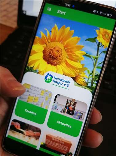 Der Neuwieder Hospizverein hat jetzt eine App.  Foto: Beate Christ