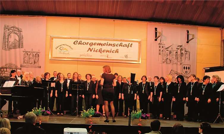 Der Nickenicher Frauenchor „Charming Voices“. cARTopgraphie GbR