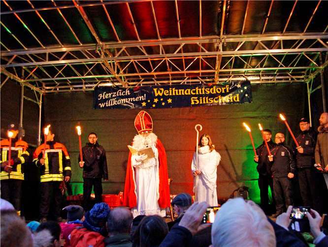 Der Nikolaus begrüßte alle Besucher und besonders die Kinder.Fotos: MIH