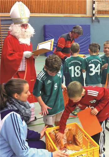 Der Nikolaus bei der Siegerehrung in Plaidt.Privat