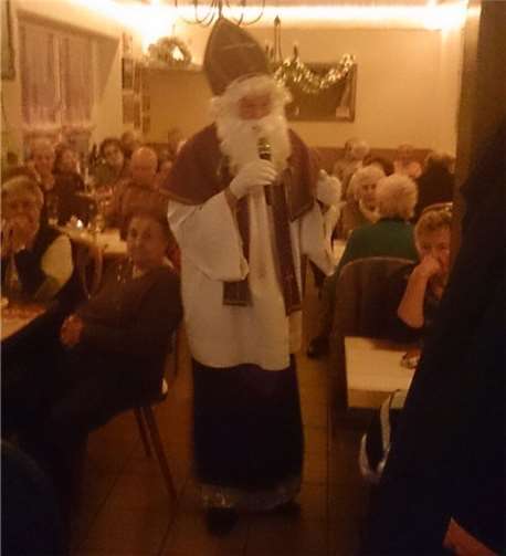 Der Nikolaus brachte den Besucher ein kleines Präsent mit. Privat