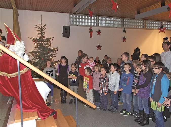 Der Nikolaus hatte für jeden ein kleines Geschenk dabei. privat