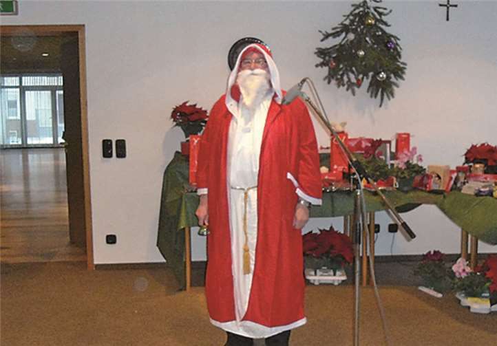 Der Nikolaus hatte nur Gutes über die Seniorinnen und Senioren zu berichten.privat