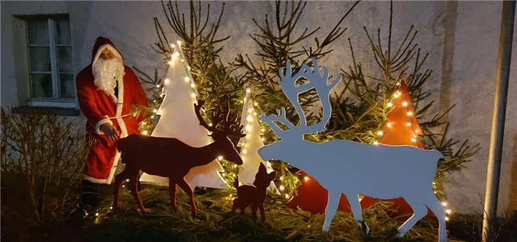 Der Nikolaus hatte viel Untersützung.