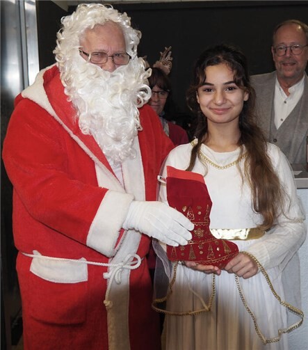 Der Nikolaus kam um zu loben. Darüber freute sich auch Helmut Sondermann.
