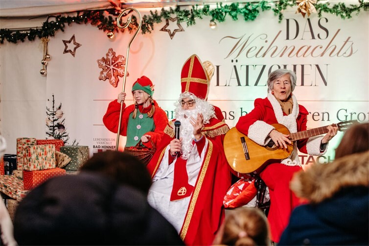 Der Nikolaus zu besuche beim Weihnachtsplätzchen 2025