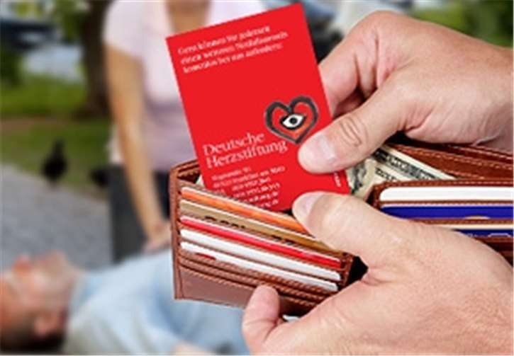 Der Notfallausweis kann eine bessere Notfallbehandlung ermöglichen.Deutsche Herzstiftung