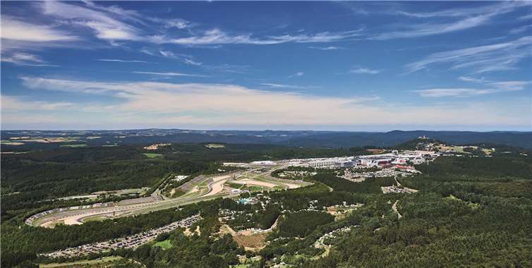 Der Nürburgring gilt nach wie vor als sein beliebtes Ausflugsziel für Jung und Alt.Fotos: Robert Kah