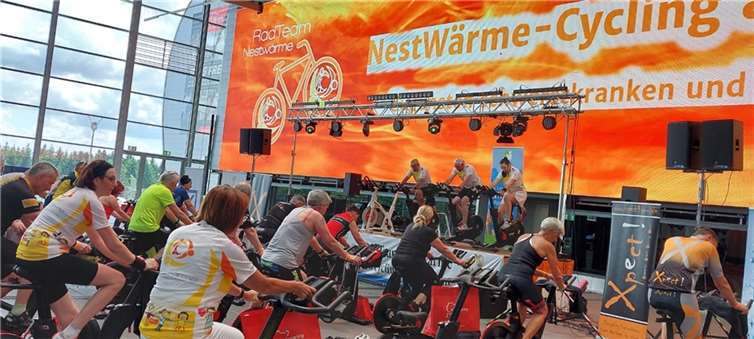 Der Nürburgring wurde mit etwa 150 Teilnehmern erobert.  Foto: RadTeam Nestwärme Förderclub e.V.