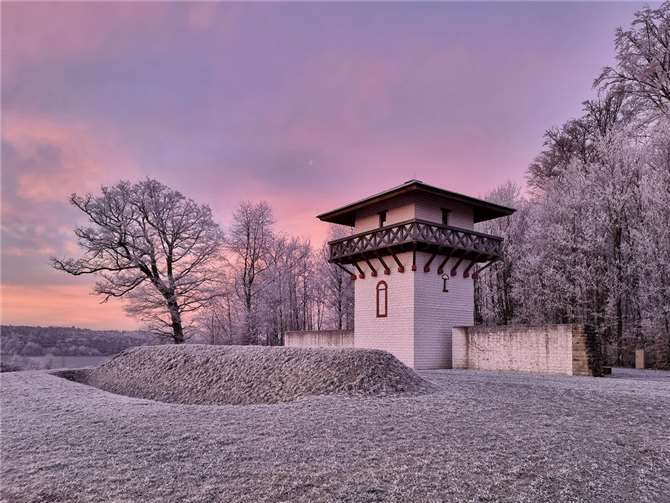 Der Obergermanisch-Raetische Limes, einst Grenzwall des Römischen Reiches, war militärischer Schutz und zugleich kulturelle Schnittstelle.  Foto: Jörg Scheuerbrandt