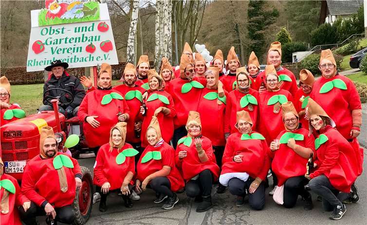 Der Obst- und Gartenbauverein ging als rote Äpfel verkleidet.