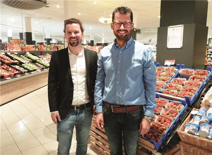 Der Obst- und Gemüsefachberater, Martin Hess (li.) und Dr. Holger Scherhag vom Naturhof Scherhag begrüßten zu einem Themenabend der ganz besonderen Art.Foto: Sonja Freer