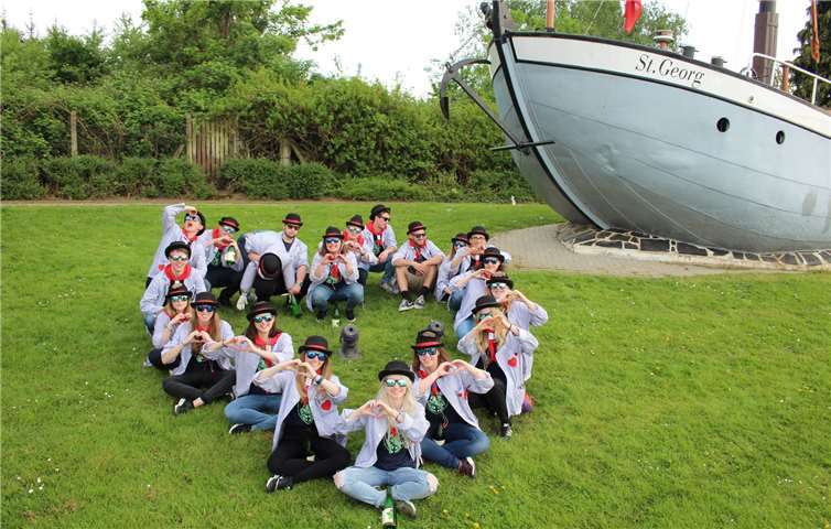 Der Örmser Schießjahrgang 97/98. privat