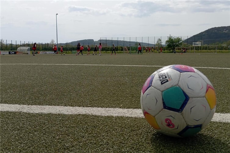 Der „Offene Sportplatz“ ist ein voller Erfolg; am Samstagnachmittag kickten rund 50 Kinder und Jugendliche beim SV Kripp.