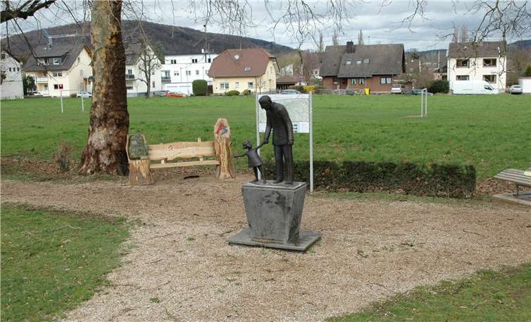 Der Ortsbeirat votierte einstimmig dafür, die Möglichkeit einer Beleuchtung im kleinen Park an der Barbarossastraße zu prüfen. Foto: BL