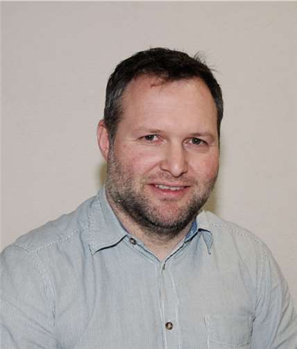 Mit Offenheit und Transparenz die Geschäfte der Gemeinde führen Der Ortsbürgermeister der Gemeinde Kesseling Guido Schmitz gab seine Erklärung hinsichtlich der Amtsführung ab. UM