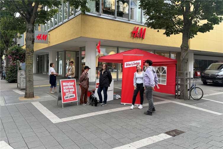 Erster Infostand in der Innenstadt Der Ortsverband sieht den Infostand als gelungenen Startschuss für eine sichtbare linke Politik in Neuwied und kündigt weitere Aktionen an. Foto: Die Linke Neuwied
