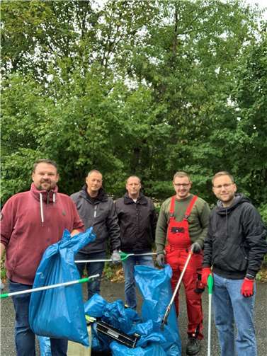 Der Ortsverein der SPD Bendorf folgte am vergangenen Sonntag dem Aufruf der Stadtverwaltung und übernahm das Gebiet „Dr.-Otto-Siedlung“. Foto: privat