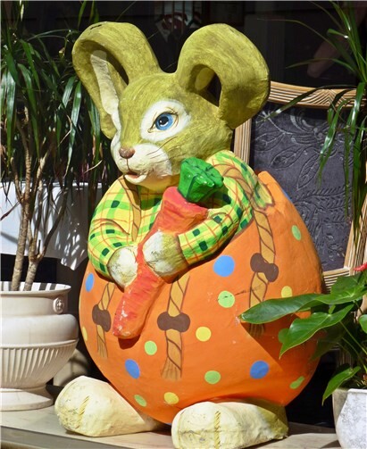 Der Osterhase freut sich schon auf das Ostereierschießen. privat