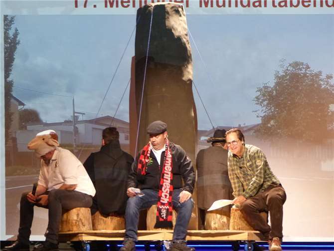 Der Owemennijer Kreisel beim 17. Mundartabend der Prinzengarde Mendig in der Laacher See Halle.  Fotos: privat