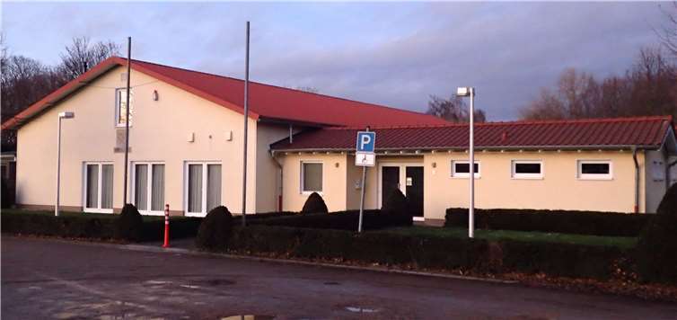 Der Parkplatz am Friedhof ist in einem desolaten Zustand. Foto: privat