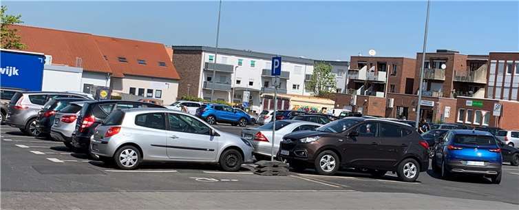 Der Parkplatz am Neuen Markt in Meckenheim. Foto: Günter Klein