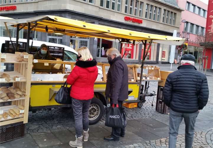 Der Pfalzfelder Brotbäcker ist dienstags und samstags am Oktogon zu finden.