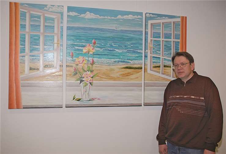 Der Plaidter Hobbymaler Alexander Schelksi vor einem seiner Lieblingsbilder in der Kantine des RWE-Verwaltungsgebäudes in Saffig.