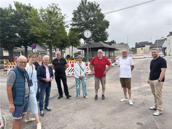 Der Platz selbst als auch die Verkehrsmaßnahme standen im Fokus.  Foto: Frank Hastenteufel