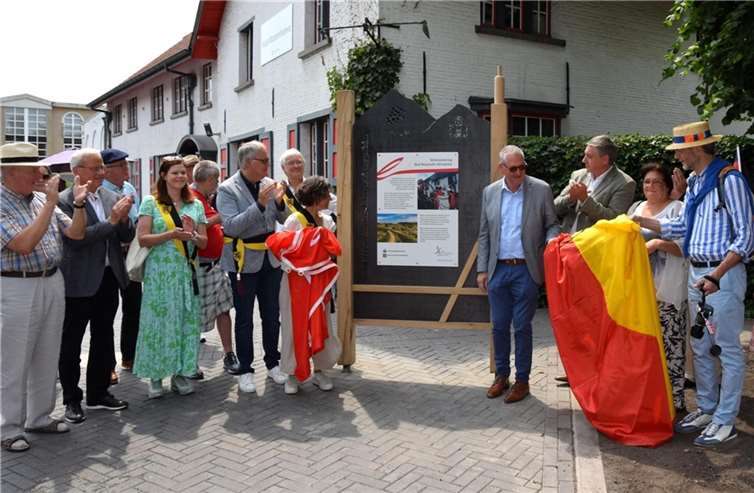 Der „Platz von Bad Neuenahr-Ahrweiler“ wurde am 17. Juni in Brasschaat eröffnet.  Foto: Wolfgang Horrmann