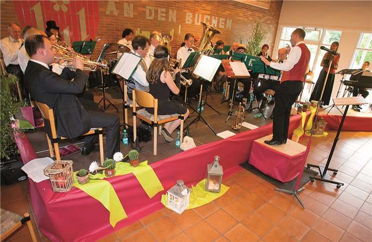 Der Posaunenchor Urbach feierte 90. Geburtstag mit bekannten Liedern aus seinen Gründungsjahren.
