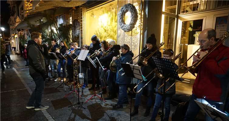 Der Posaunenchor der evangelischen Kirchengemeinde machte den musikalischen Anfang. Fotos: ROB
