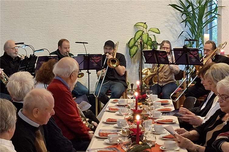 Der Posaunenchor spielte weihnachtliche Musik.  Foto: privat