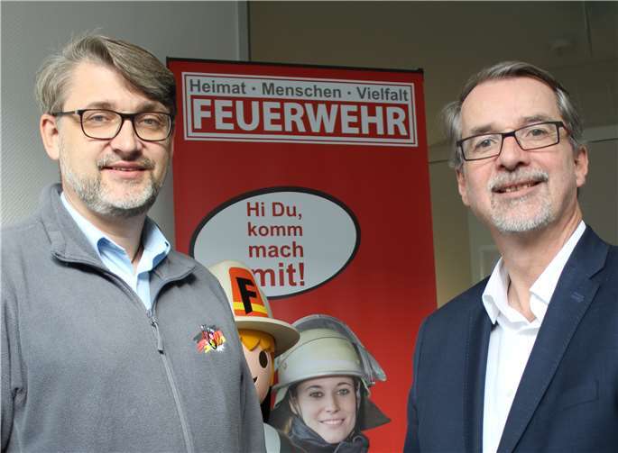 Der Präsident des Landesfeuerwehrverbandes RLP, Frank Hachemer, gemeinsam mit dem SPD-Landtagsabgeordneten Sven Lefkowitz bei dessen Informationsbesuch in der Koblenzer Verbandszentrale.Foto: privat