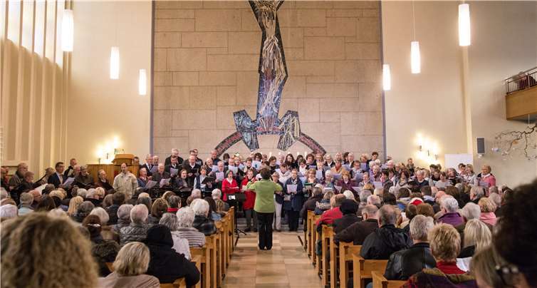 Der Projektchor Bad Neuenahr.Foto: Thomas Biesenbach / biesifoto.de
