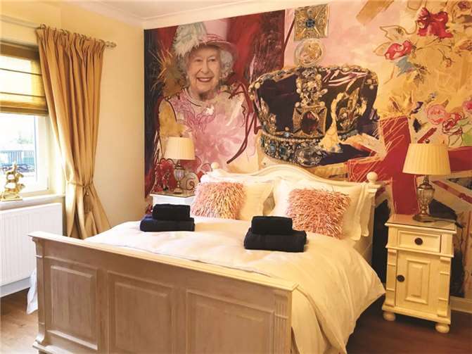 Der Queens Room ist nur einer der liebevoll gestalteten Hotel-Räume.  Fotos: The Little Britain Inn