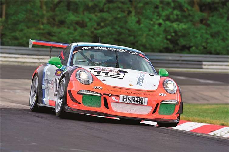 Der RTR-Porsche auf dem Weg zu einer Podiumsplatzierung.