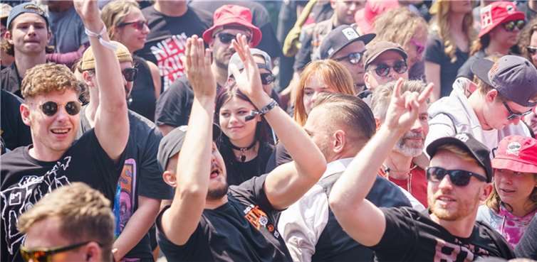 Der RaR-Auftakt im Sonnenschein ist geglückt! Foto: Axel Live Pictures