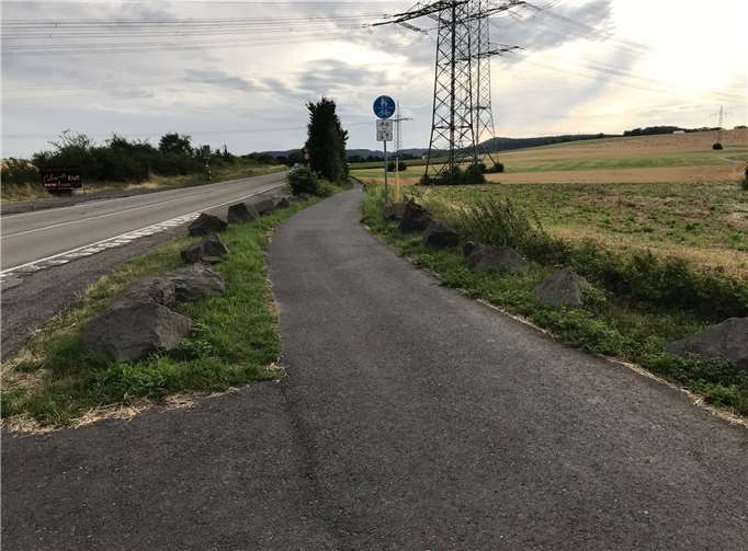 Der Radweg soll mit „Pollern“ gegen eine widerrechtliche Nutzung gesichert werden. Foto: privat