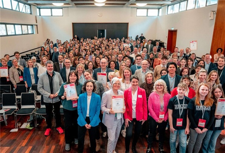 Der Raiffeisen-Campus erhielt zum dritten Mal in Folge die Auszeichnung „Verbraucherschule in Gold“.