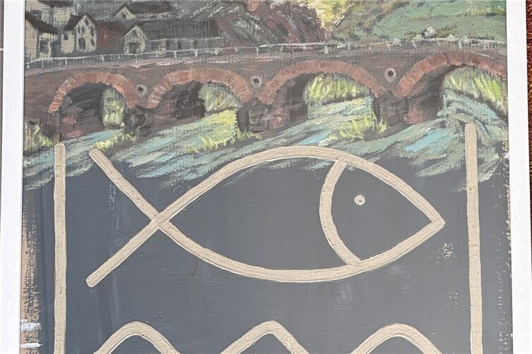 Der Regenbogen über Ahrbrück im Ahrtal nach der Flut. Ein Zeichen der Hoffnung, untermauert mit dem Symbol des Fisches über den Wellen. Gemalt Matthias Bertram Ahrweiler