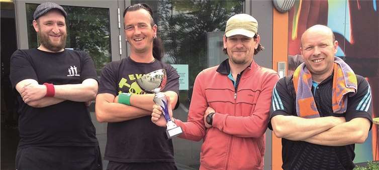 Der Regionspokal in guten Händen, v.l. Volker Boche, Armin Schmitt, Tobias Dany und Peter Mohnen.privat