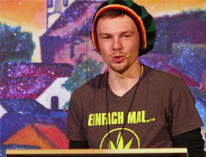 Der Reiweschte Jong Niklas Schaefer nahm das Geschehen im Ort kritisch unter die Lupe.