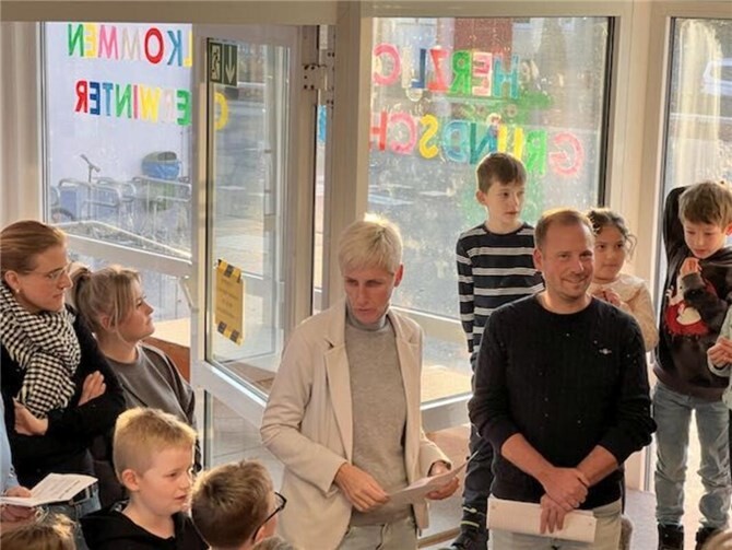 Der Remagener Bürgermeister Björn Ingendahl beteiligte sich gern am Vorlesetag.  Foto: privat