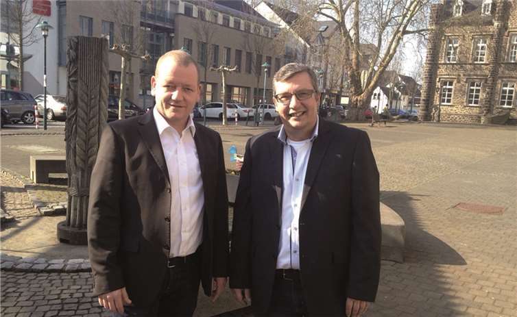 Der Repräsentant der Werbegemeinschaft Polch, Stadtbürgermeister Gerd Klasen (links), und der Vorsitzende Karl-Heinz Rothmeier sehen mit Zuversicht in eine neue Zukunft.AS